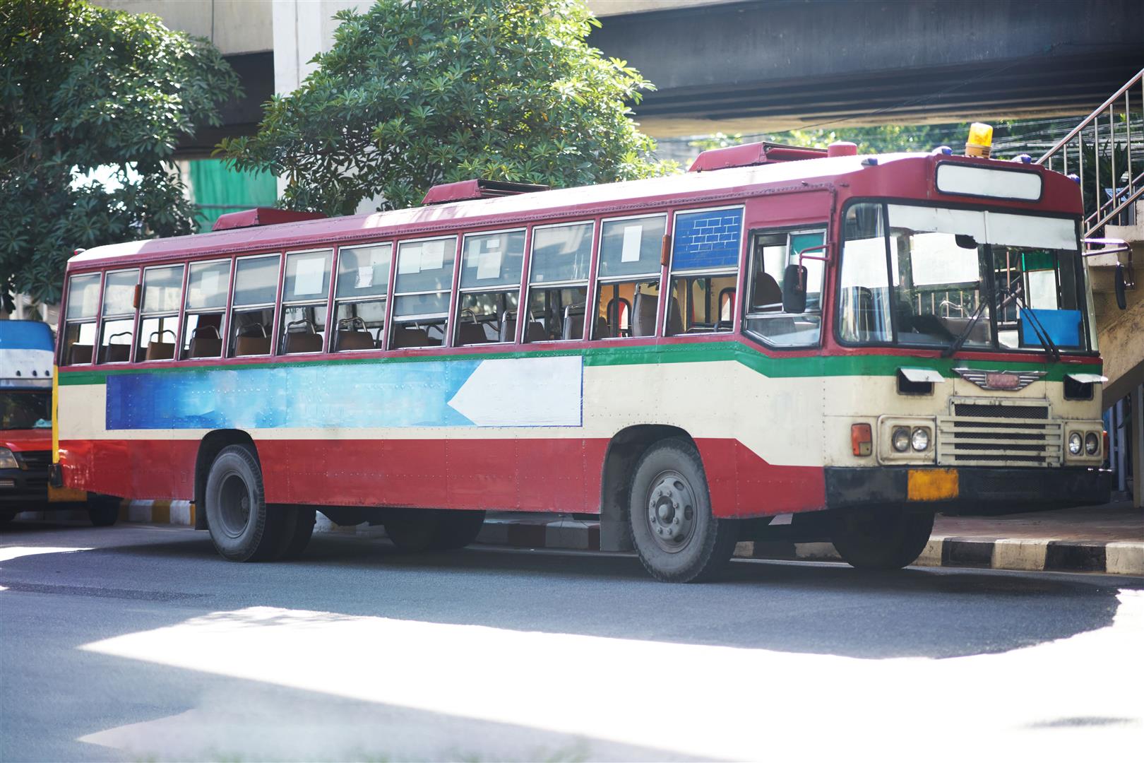 Public transportation in Bangk...