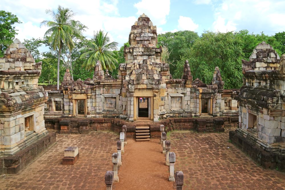 Retracing the charm of Thai history