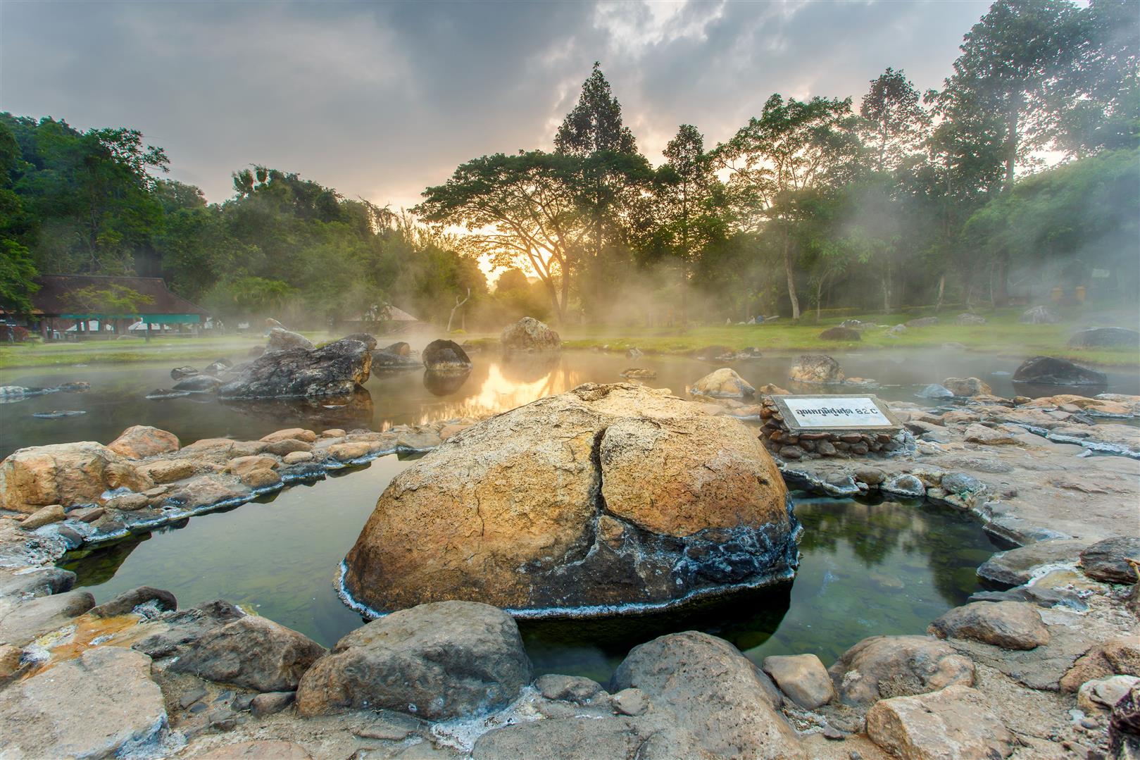 Chae Son hot spring health promotion tourist attraction.