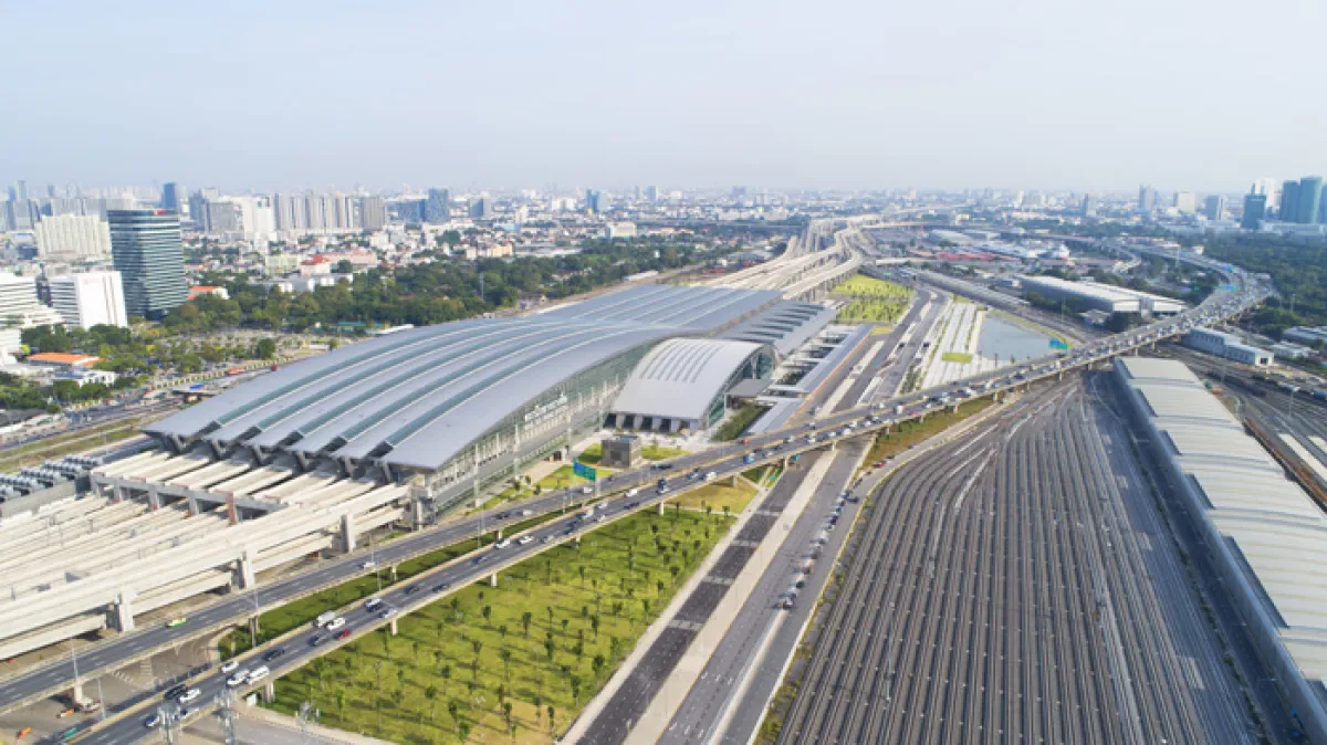 タイの鉄道交通の中心地、中央駅「クルンテープ・アピワット駅」