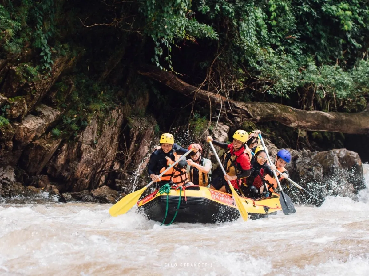 难府南瓦河（Nam Wa River）大礁岩漂流探险之旅