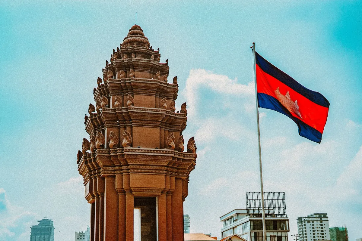 Inspection of Border Passes for Foreigners Travelling Between Thailand and Cambodia