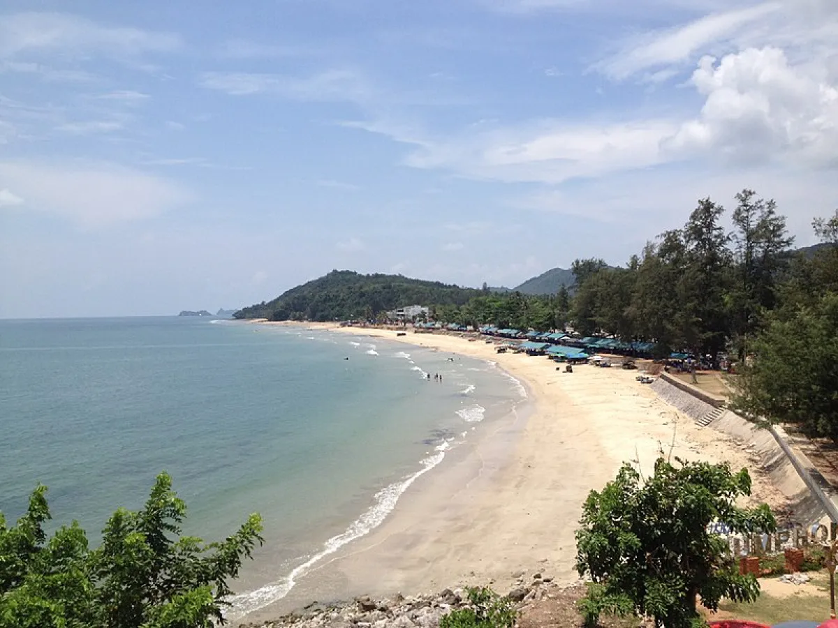 5 Gulf of Thailand Destinations to Visit During the Rainy Season - 2. Sairee Beach, Chumphon