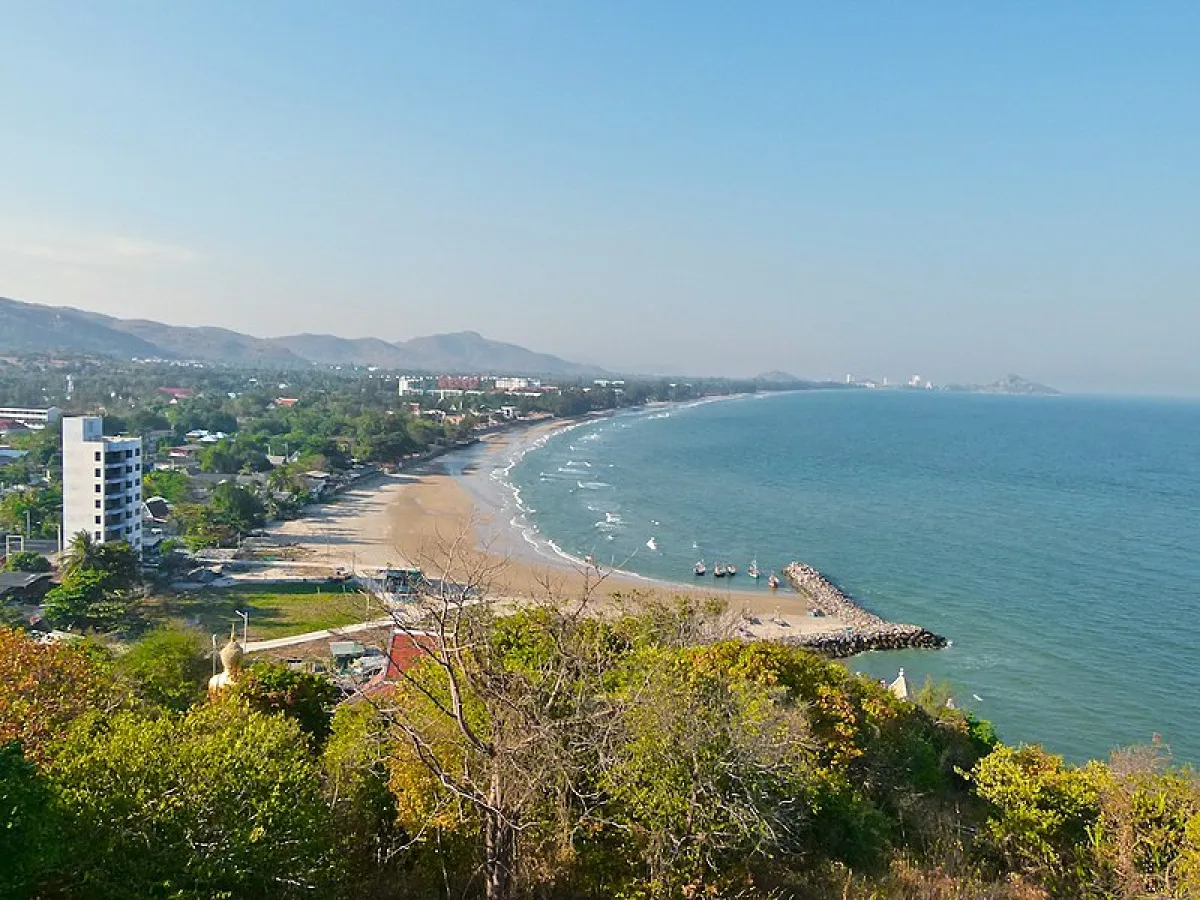 5 Gulf of Thailand Destinations to Visit During the Rainy Season - 1. Hua Hin Beach, Prachuap Khiri Khan