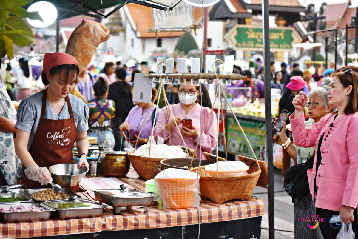 เที่ยวน่าน แอ่วถนนคนเดิน "กาดข่วงเมืองน่าน"