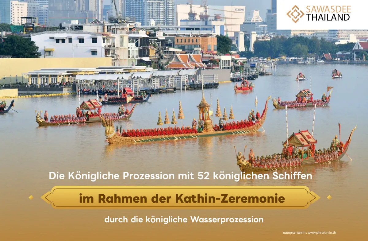 Die Königliche Prozession mit 52 königlichen Schiffen im Rahmen der Kathin-Zeremonie durch die königliche Wasserprozession