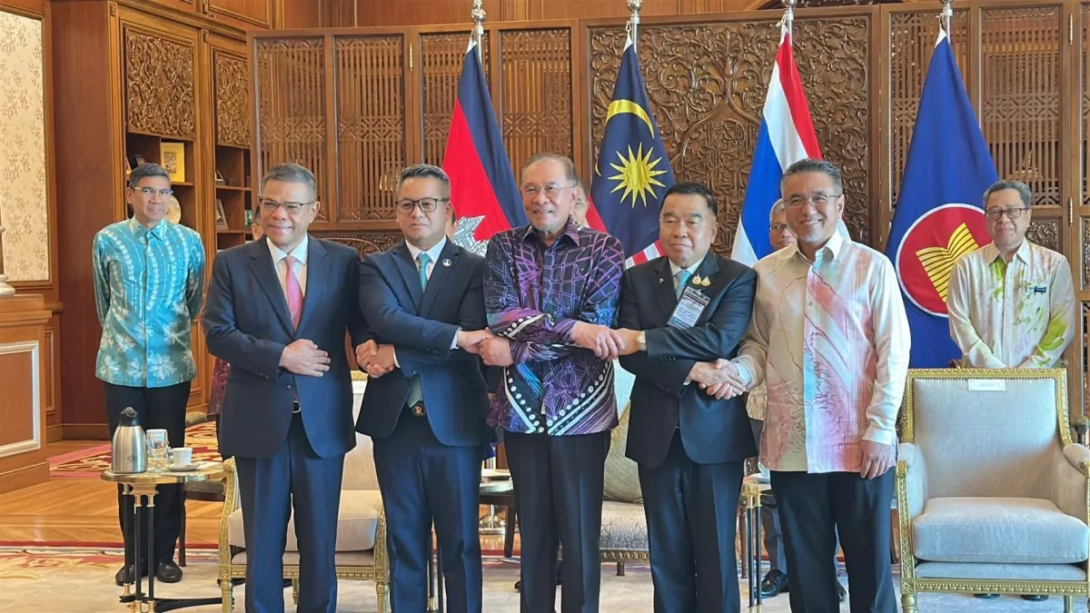 Deputy Minister of Defence Meets Malaysian PM before Extraordinary Session of the Thailand-Cambodia GBC Meeting